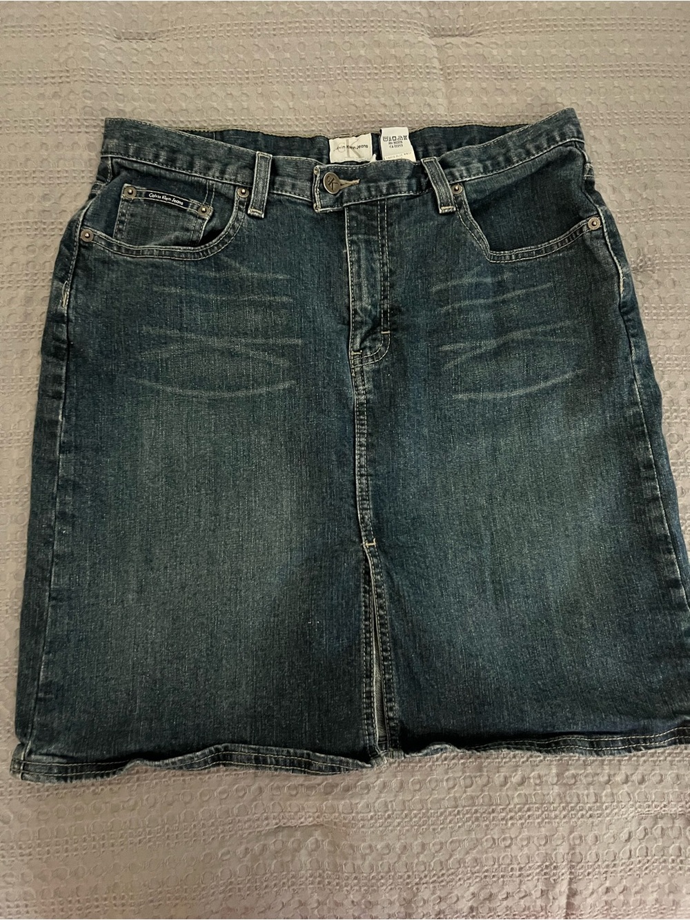 Calvin Klein 19 inch Denim Pencil Skirt Medium Wash Size 10
